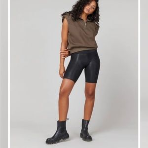 ✨SPANX Faux Leather Bike Short sz. Small